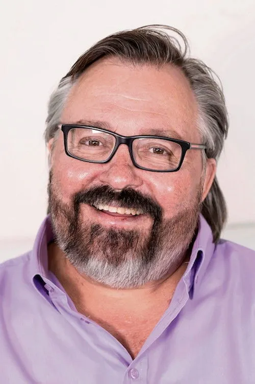 Andrew Worsdale ha trabajado con Niekie van den Berg en 1 ocasiones