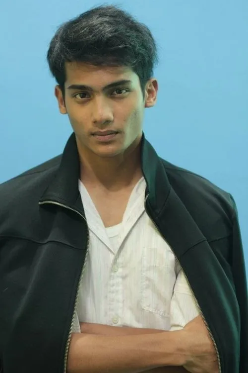 Niezam Zaidi interpretando a Asan