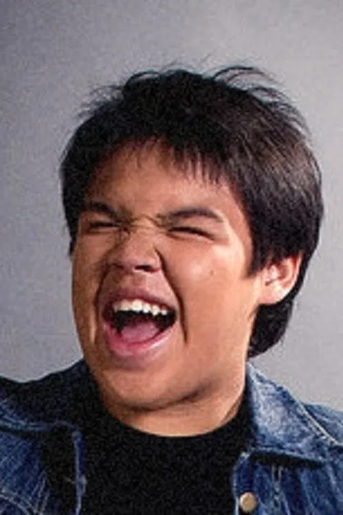 Nik Adruce interpretando a Bulat