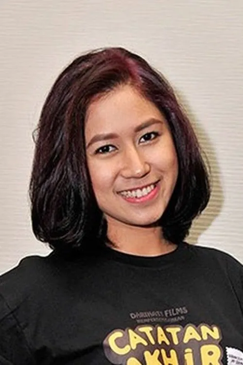 Niken Ayu interpretando a Lele