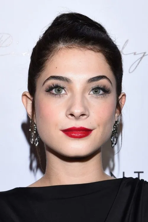 Niki Koss interpretando a Stacey