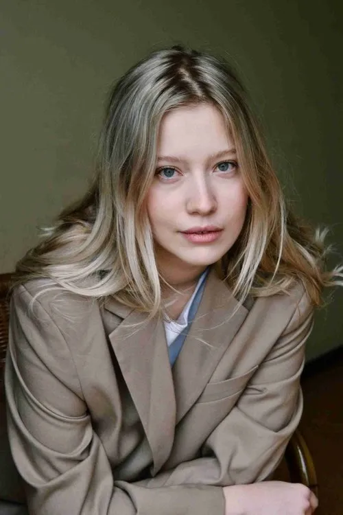 Nikki Kuis en su biografía y filmografía