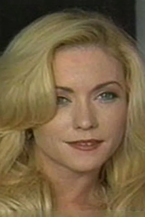 Nikki Shane interpretando a 