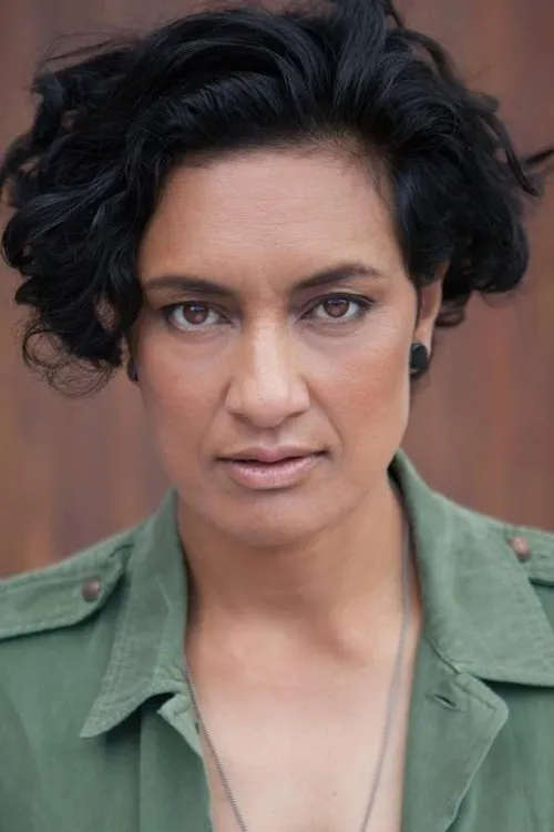 Glen-Paul Waru ha trabajado con Nikki Si'ulepa en 1 ocasiones