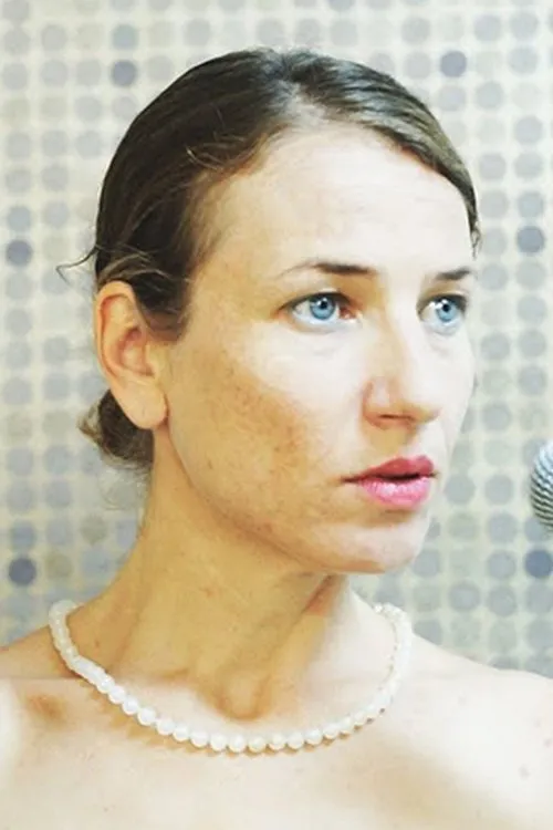 Νικόλ Ντρίζι interpretando a Agni