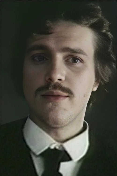 Николай Сахаров interpretando a