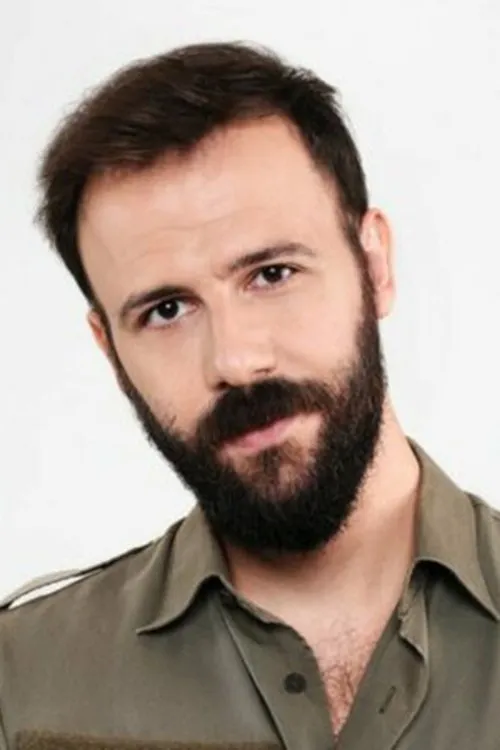 Gjenovefa Redhi ha trabajado con Nikos Gelia en 1 ocasiones