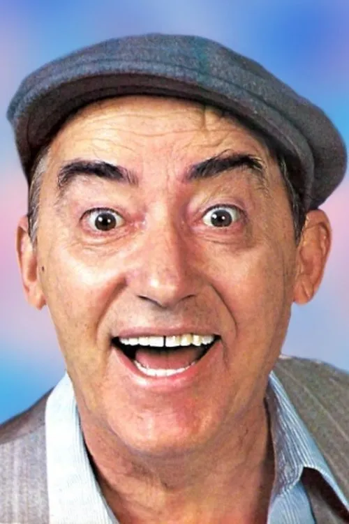 Νίκος Ρίζος interpretando a Mr. Karalefiotis