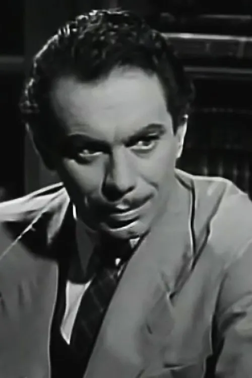 Nikos Tzogias interpretando a Dimitris