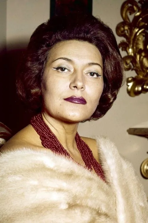 Nilla Pizzi interpretando a Regina