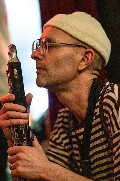 Miriam Bryant ha trabajado con Nils Berg en 1 ocasiones