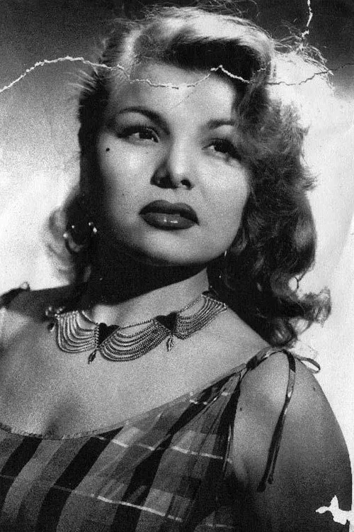 Nimet Alp interpretando a