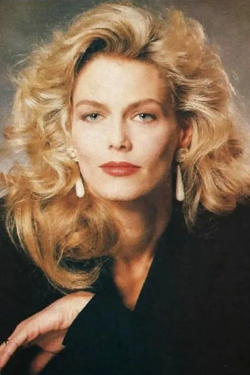 Nina Arvesen interpretando a Regina Sheperd