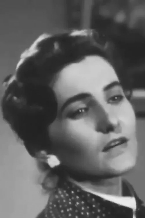 Nina Giannidou interpretando a Thaleia Prokopi