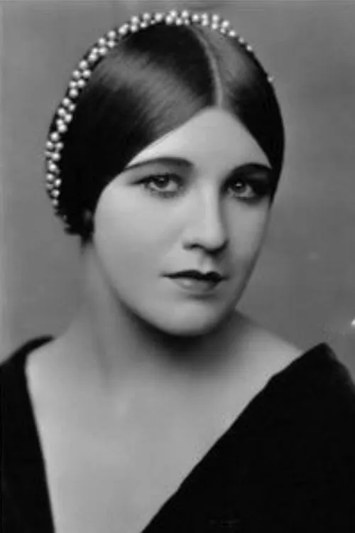 Medea Radzina ha trabajado con Nina Romano en 1 ocasiones