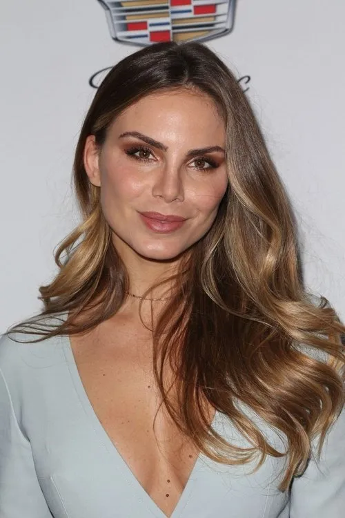 Nina Seničar interpretando a Nina