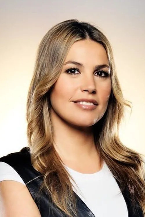 Nira Juanco — personaje: Self