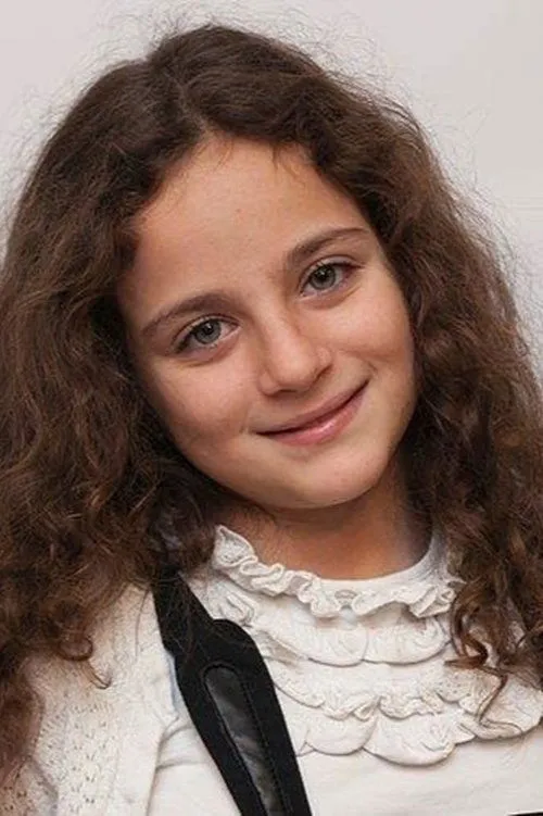 Nisa Melis Telli interpretando a Günce