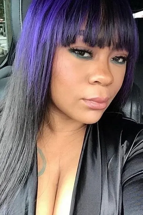 Nivea — personaje: Self