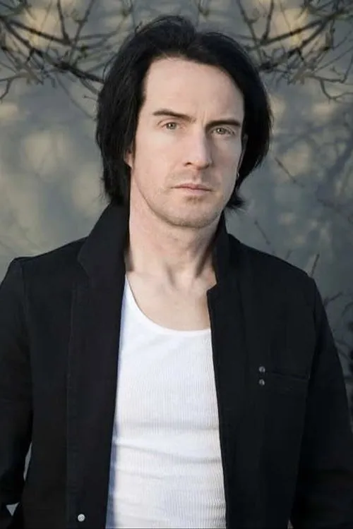 Egidio Tari ha trabajado con Nivek Ogre en 1 ocasiones