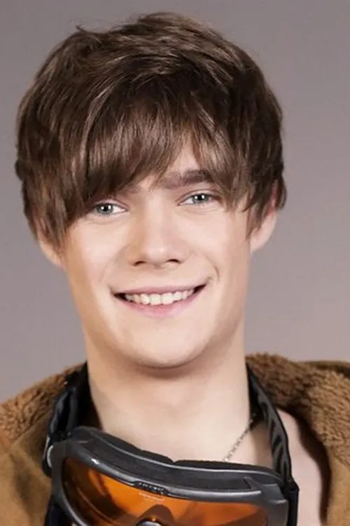 Noah Matous interpretando a 