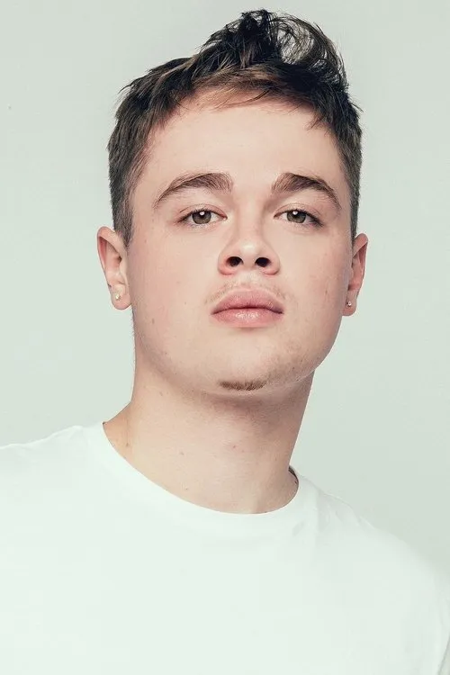 Noah Parker interpretando a Jeff