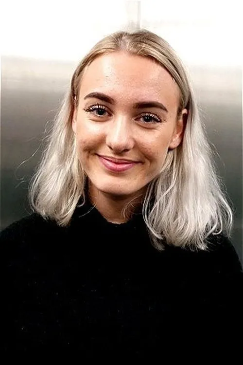 Noah Vero interpretando a Noah