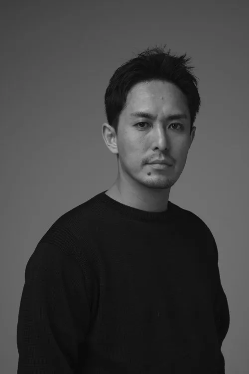 Nobushige Suematsu interpretando a