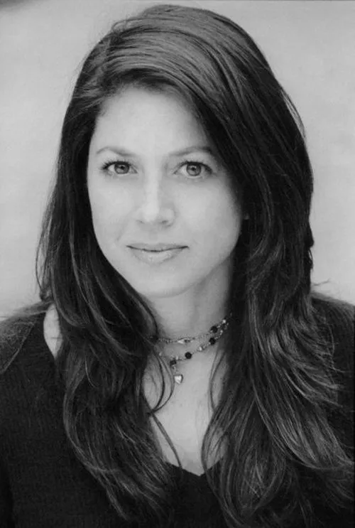 Noelle Parker interpretando a Cambi