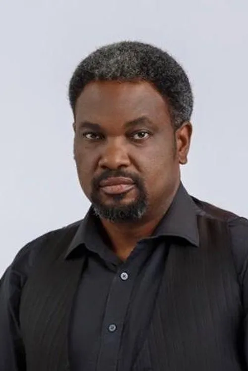Nonso Odogwu interpretando a