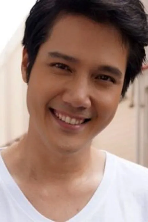 Jerasak Pinsuwan ha trabajado con Noppon Pitaklohpanit en 1 ocasiones