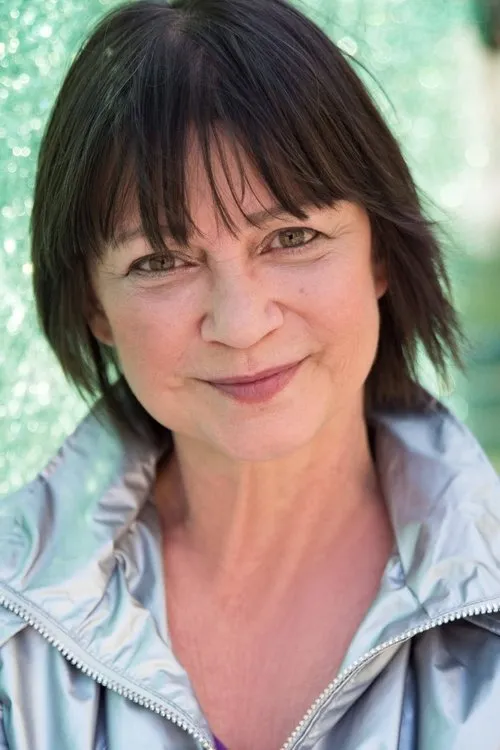 Nóra Görbe interpretando a 