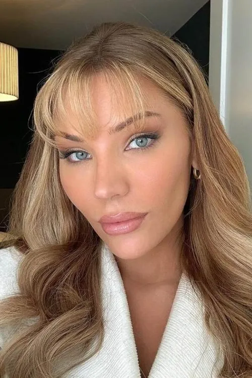 Nora Haukland — personaje: Self