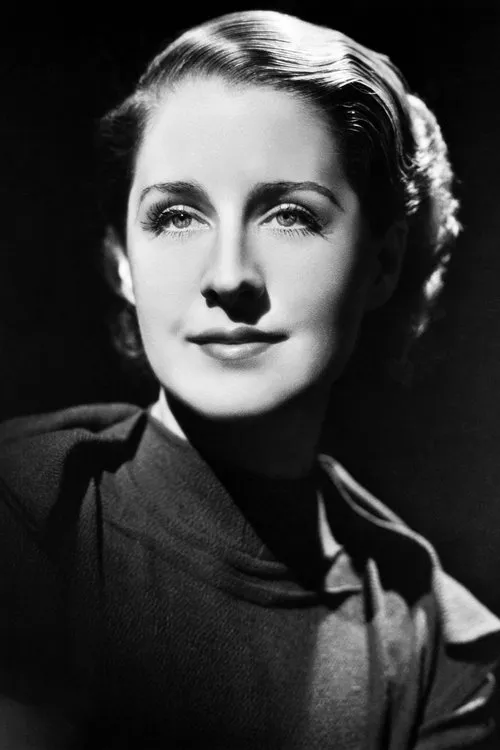 Kitty Carlisle ha trabajado con Norma Shearer en 2 ocasiones