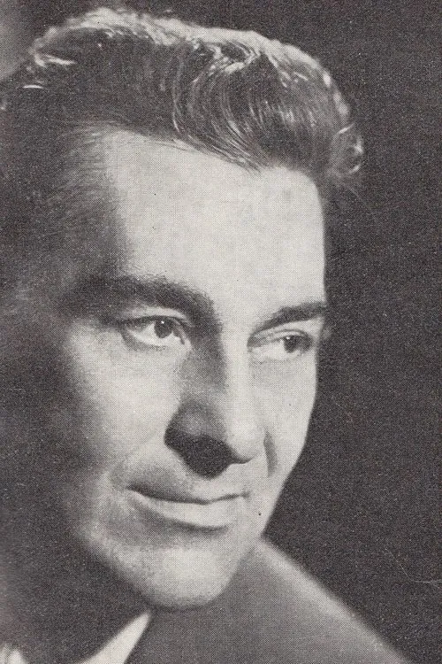 Nucu Păunescu interpretando a 