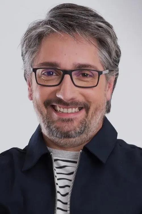 Nuno Markl interpretando a Tiago