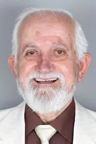 Nuri Çakır en su biografía y filmografía