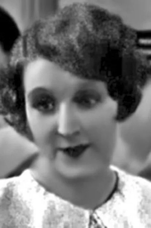 Odette Josylla interpretando a Nana