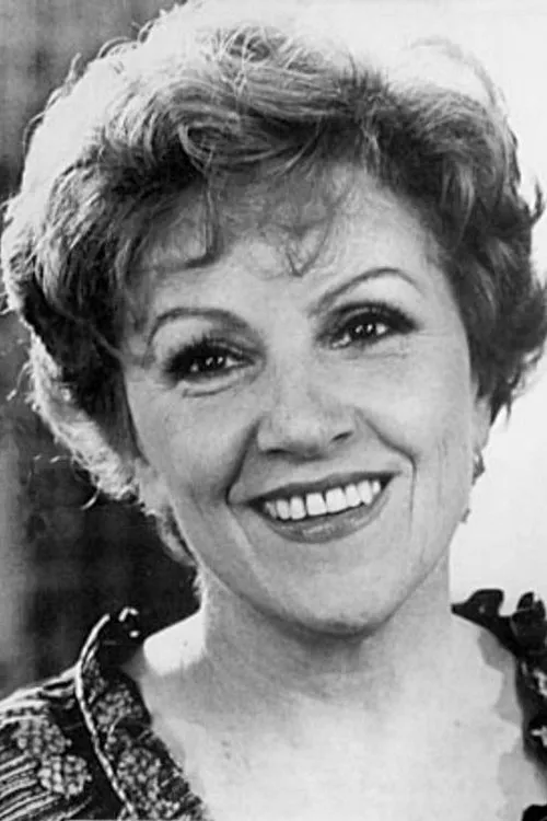 Odette Laure interpretando a Olga the janitor