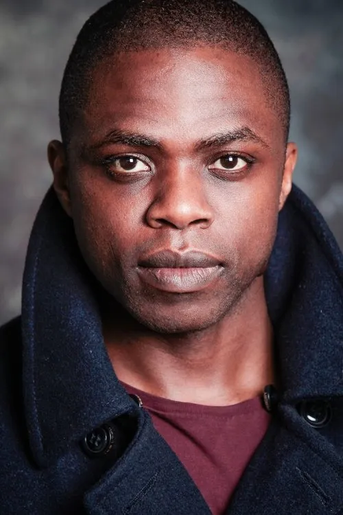 Okezie Morro interpretando a Sonny