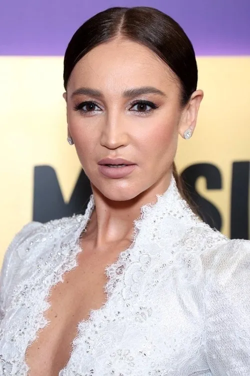 Artyom Umrikhin ha trabajado con Ольга Бузова en 1 ocasiones