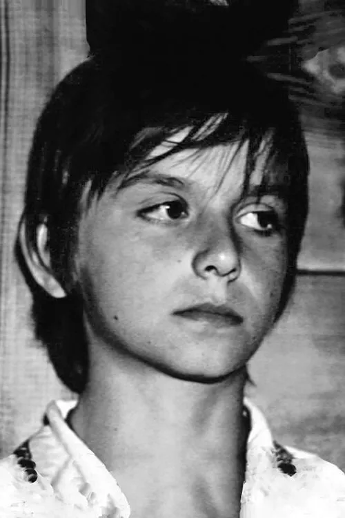 Oleh Polstvin interpretando a Heorhiy as a child