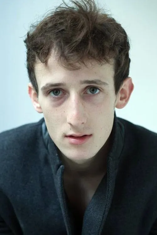 Oliver Cywie interpretando a Igor