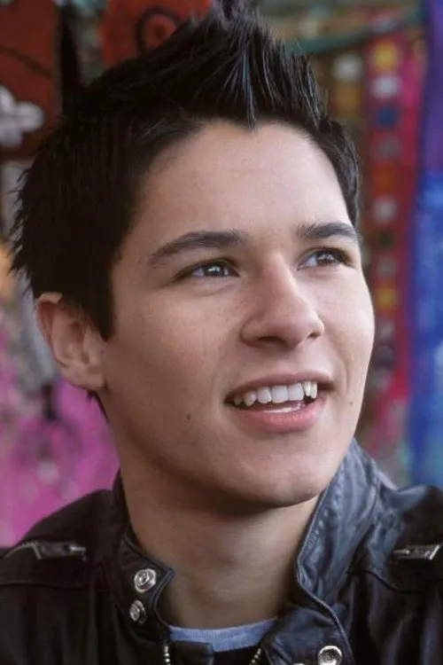 Oliver James — personaje: Nick Benitz