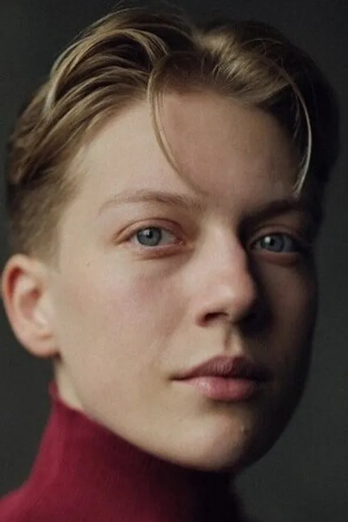 Max Harwood ha trabajado con Oliver Wickham en 1 ocasiones