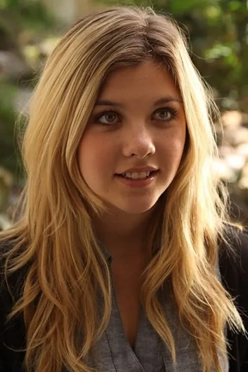 Olivia Crocicchia interpretando a Hannah Clint