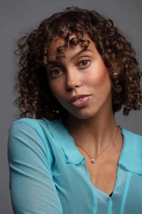 Olivia Essén interpretando a Fanna