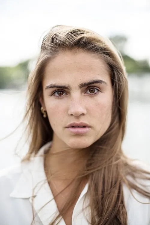 Olivia Lonsdale en su biografía y filmografía