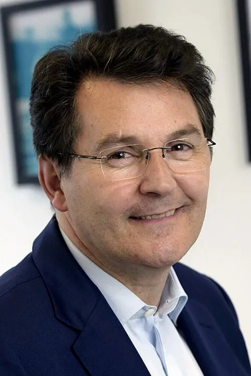 Olivier Roussat interpretando a Self