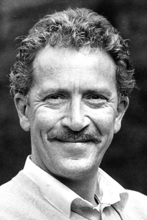 Olof Lundström Orloff interpretando a Warnock Waldgrave